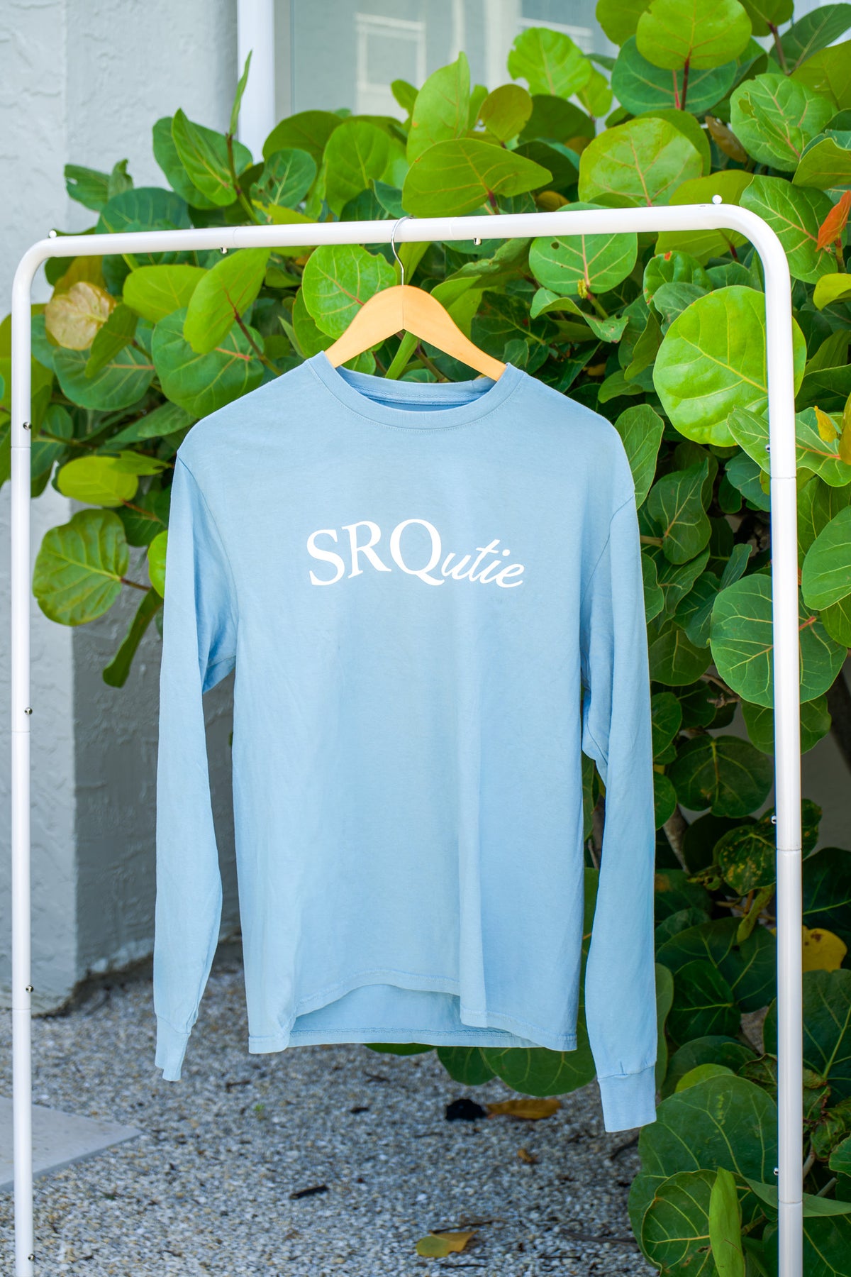 The women's Signature SRQutie LS Tee in Glacier