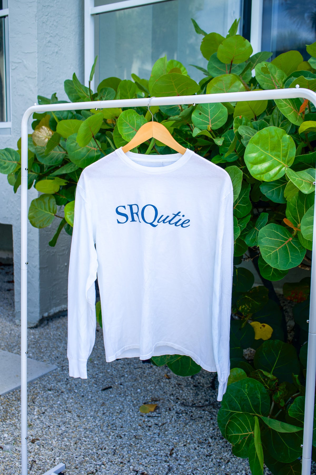 The women's Signature SRQutie LS Tee in White