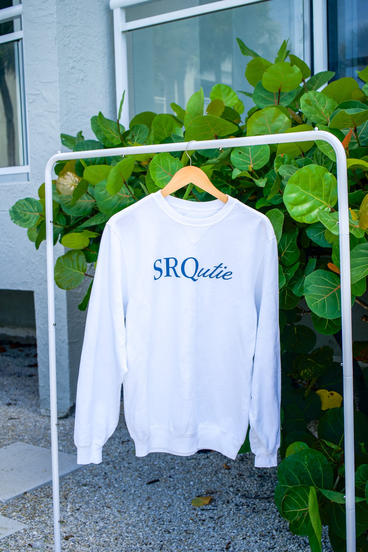 The women's Signature SRQutie Sweatshirt in White