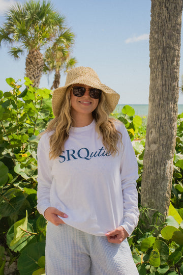 The women's Signature SRQutie LS Tee