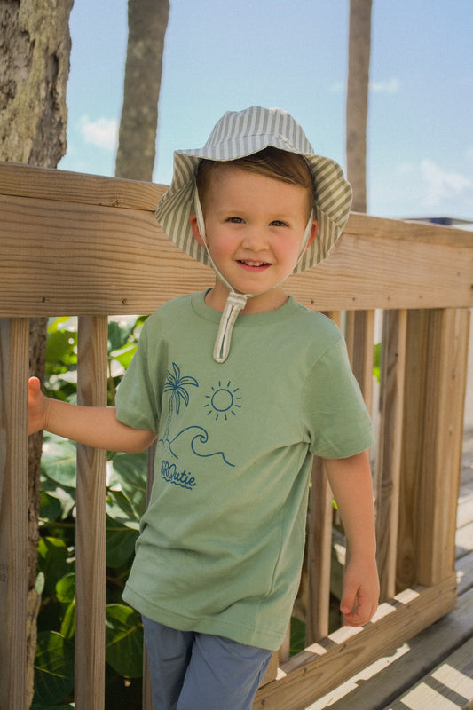 Lifestyle photo of the Youth Wave SRQutie Tee